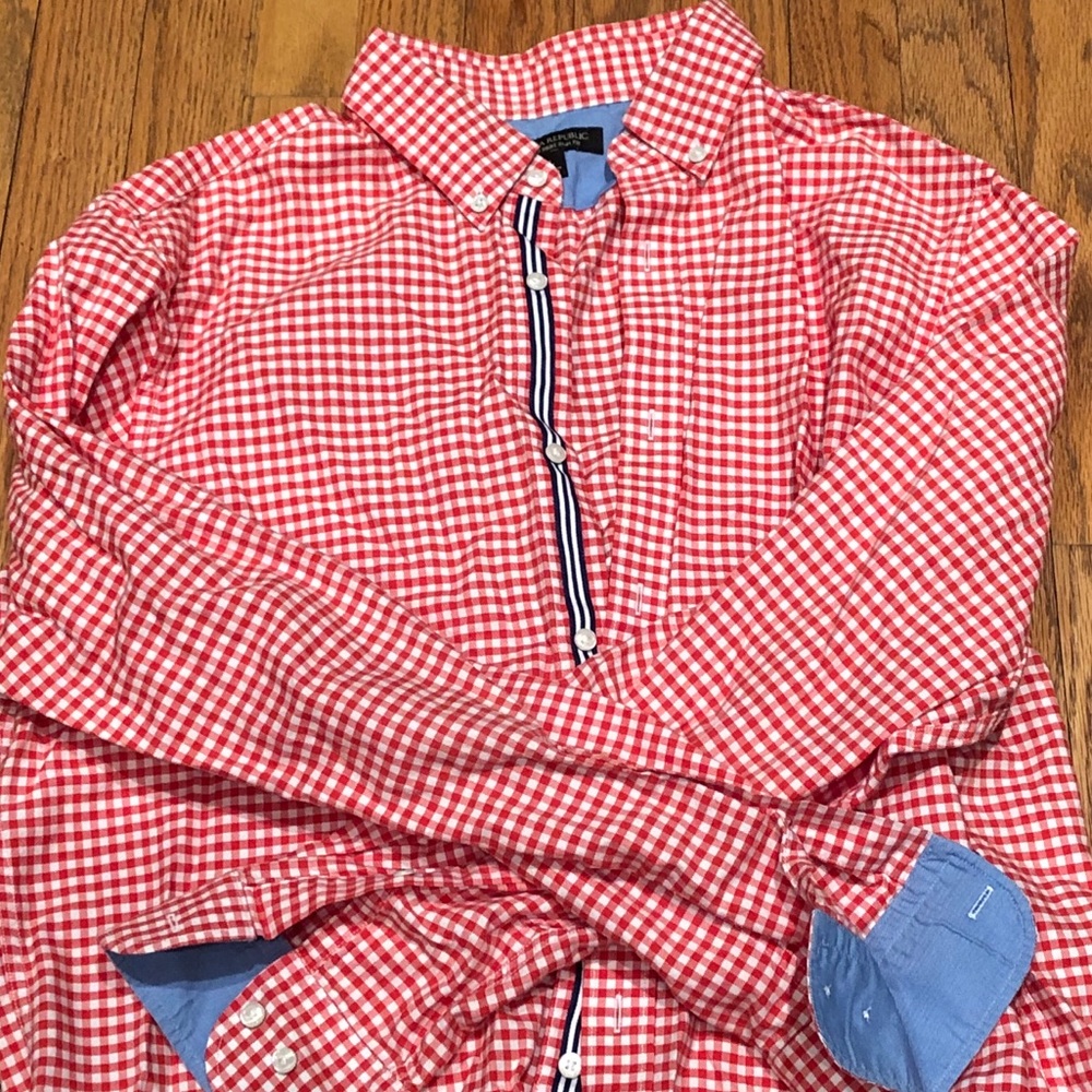 Banana Republic cotton button-up shirt